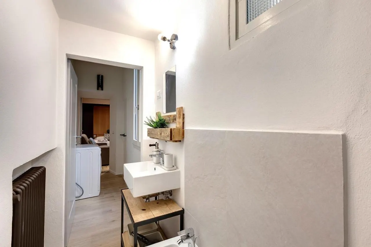 Isidora Apartment By Mamo Florence 0*,  Italy